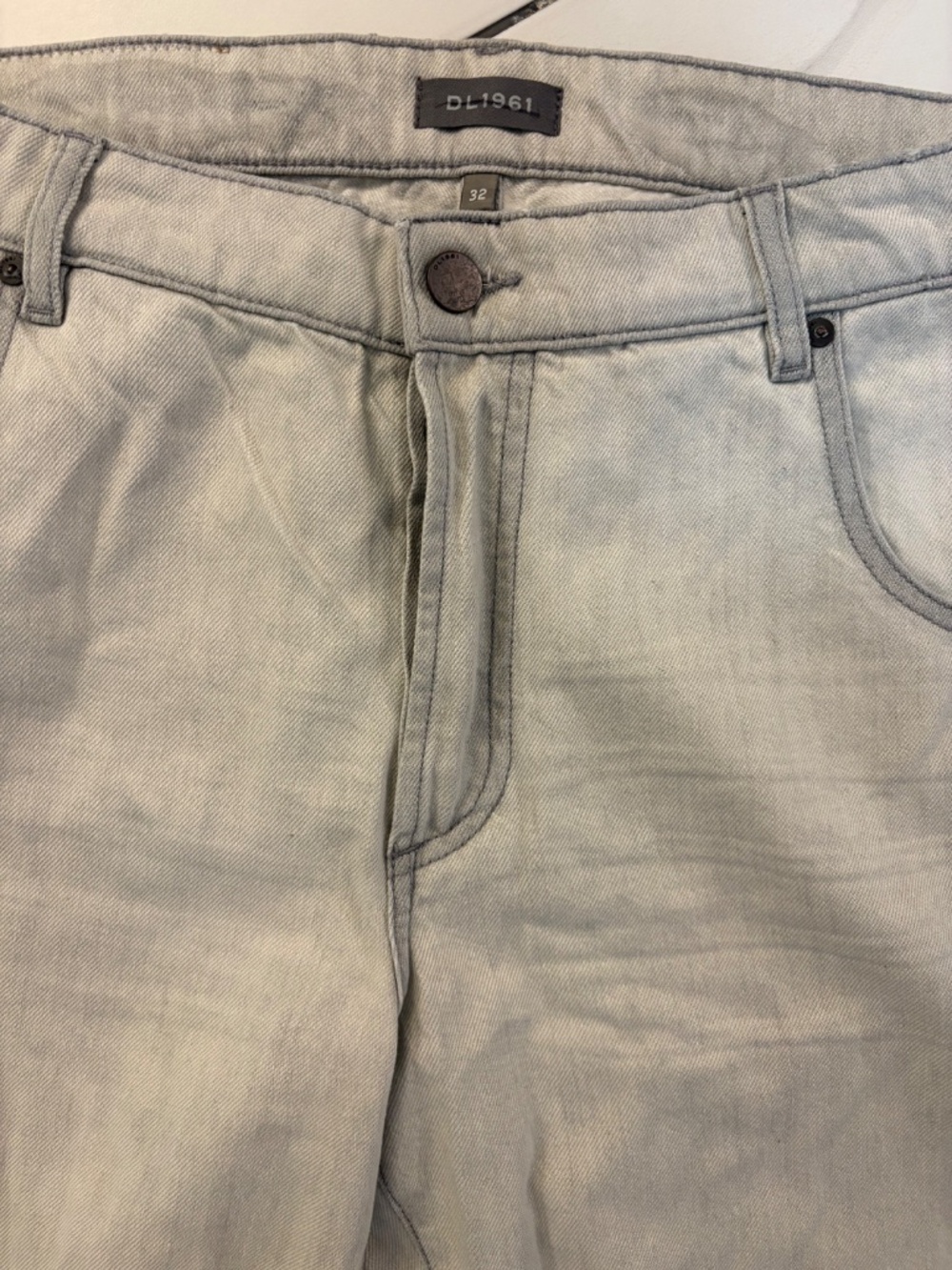 DL1961 Light Wash Jeans - Picture 4 of 4
